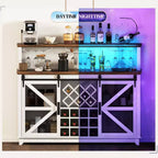 Meuble de bar café de ferme avec lumières LED et portes coulissantes de grange, armoire de bar à vin de 55" avec porte-bouteilles et porte-verres