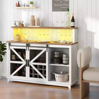 Meuble de bar café de ferme avec lumières LED et portes coulissantes de grange, armoire de bar à vin de 55" avec porte-bouteilles et porte-verres