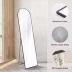 Miroir plein pied minimaliste avec cadre noir arqué