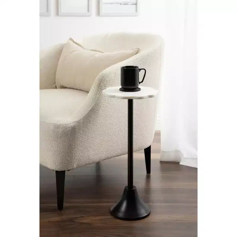Table d'appoint Sanzo festonnée en marbre et métal