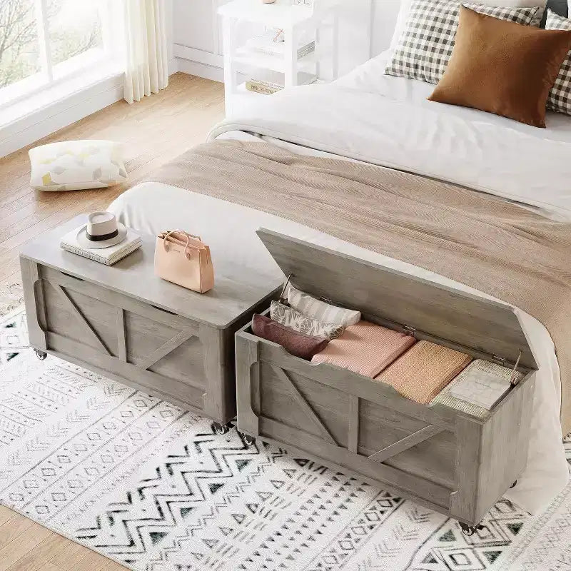 Coffre de Rangement avec Roues, Banc Coffre en Bois 100 cm avec Charnières de Sécurité, Supporte 159 kg, Coins Arrondis, Entrée, Salon, Gris