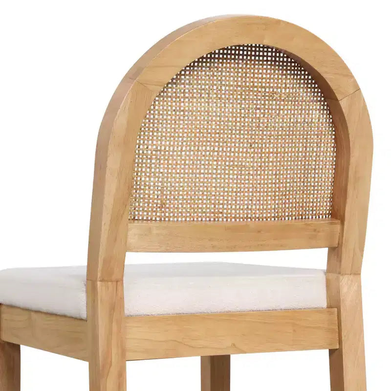 Tabouret de bar à hauteur de comptoir incurvé Bailey en bois naturel, chêne, rotin et tissu bouclé crème : Rembourré, capacité de 136 kg