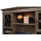 Armoire en châtaignier foncé