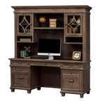 Armoire en châtaignier foncé