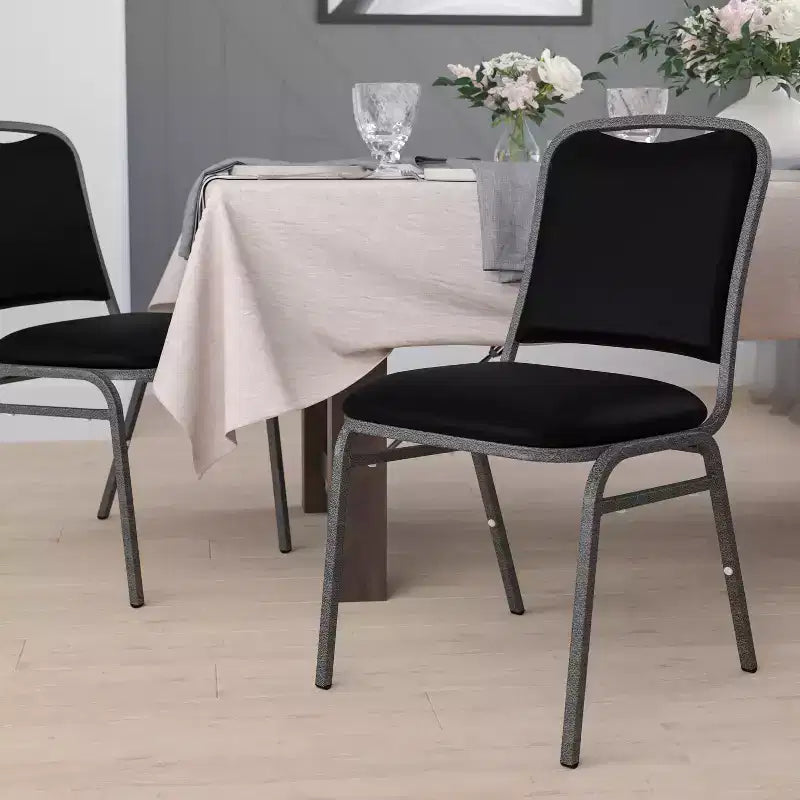 Chaise de banquet empilable série HERCULES en vinyle noir - Cadre veiné argent